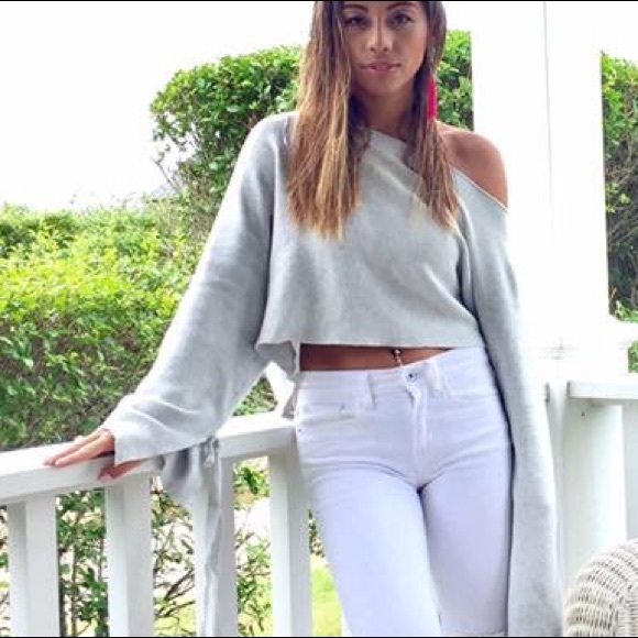 Off the shoulder sweater - Picture 2 of 4